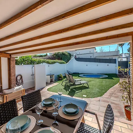 New House 80 M From The 度假居 *