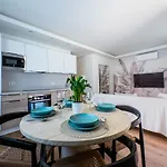 New House 80 M From The * Marbella