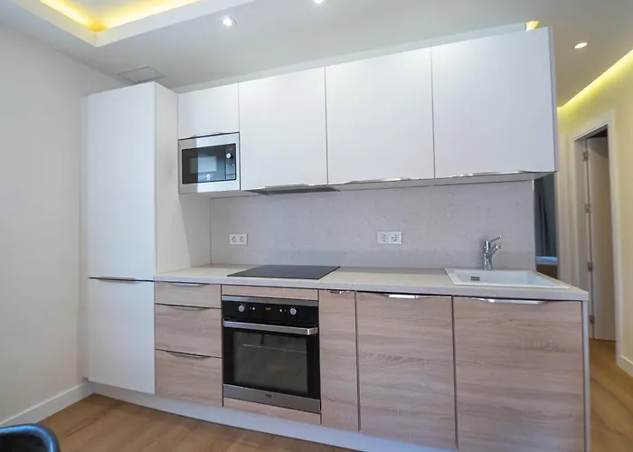 New House 80 M From The بيت للعطل ماربيا